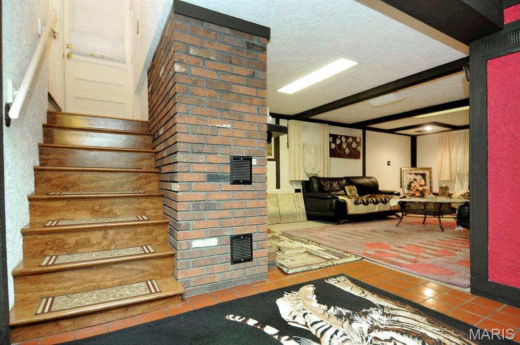 937 Regina Avenue Property Photo 20