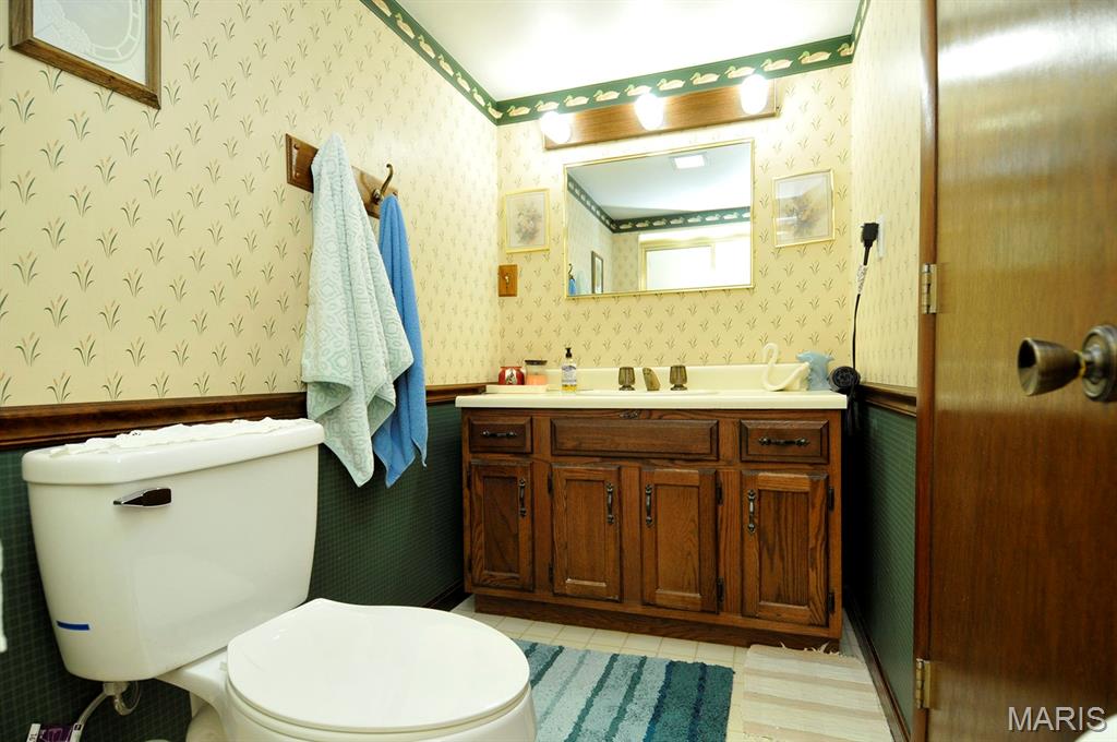 937 Regina Avenue Property Photo 26