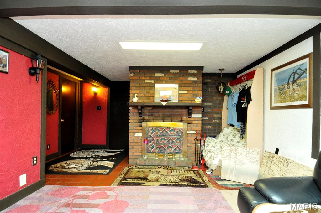 937 Regina Avenue Property Photo 28