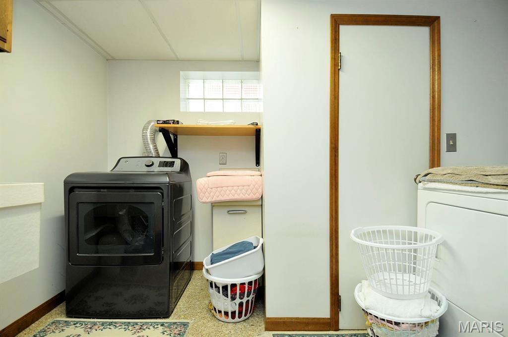 937 Regina Avenue Property Photo 31