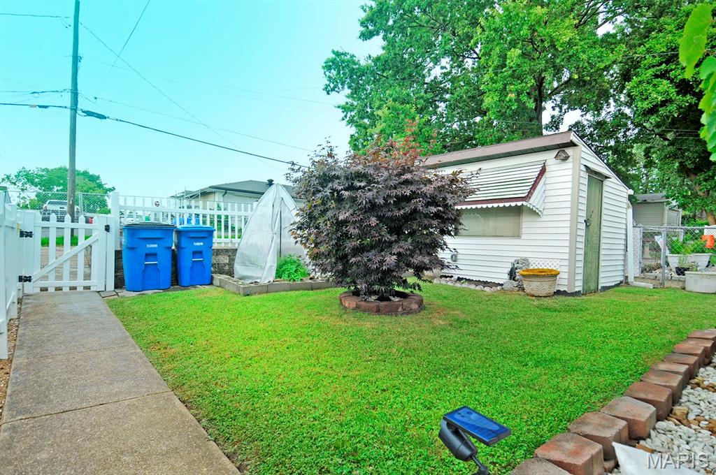937 Regina Avenue Property Photo 35