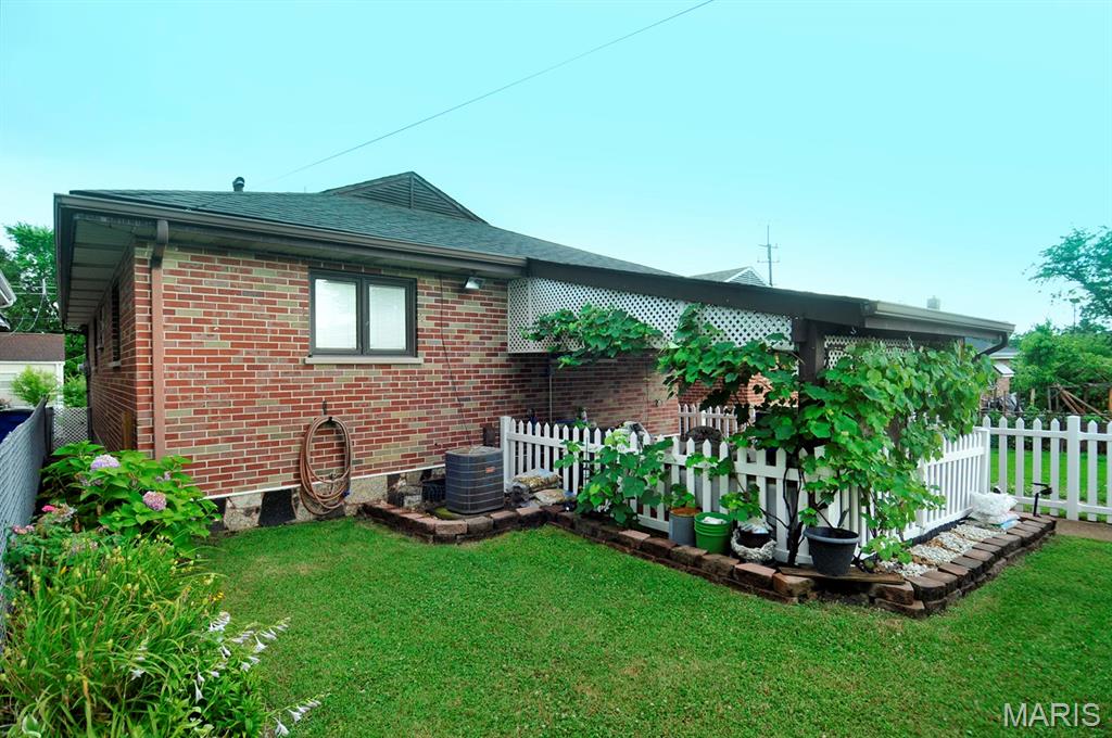937 Regina Avenue Property Photo 36