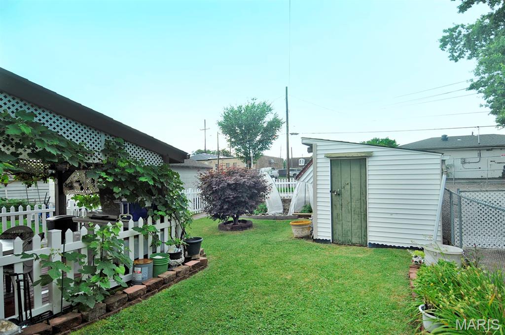 937 Regina Avenue Property Photo 37