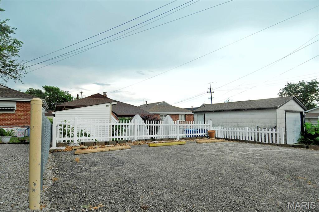 937 Regina Avenue Property Photo 39
