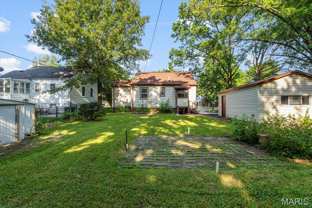 1436 S Elm Avenue Property Photo 20