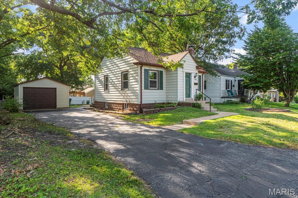 1436 S Elm Avenue Property Photo 24