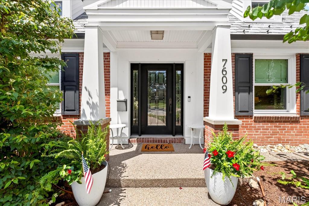 7609 Carswold Drive Property Photo 1