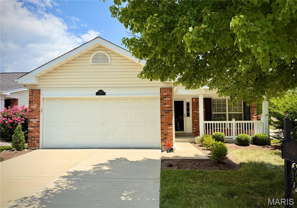 10218 Carlton Place Court Property Photo 1