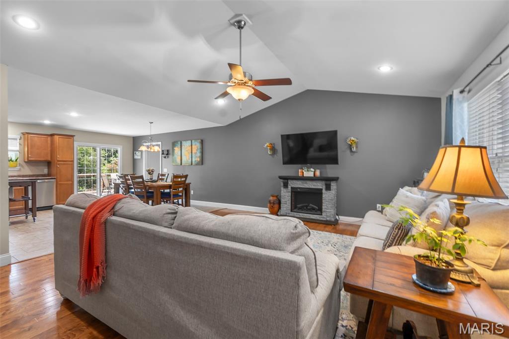 1328 Platinum Court Property Photo 9