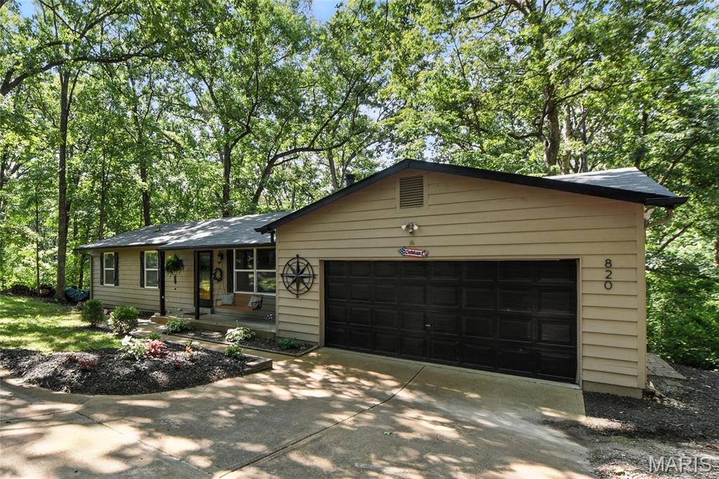 820 Ashmont Drive Property Photo 1