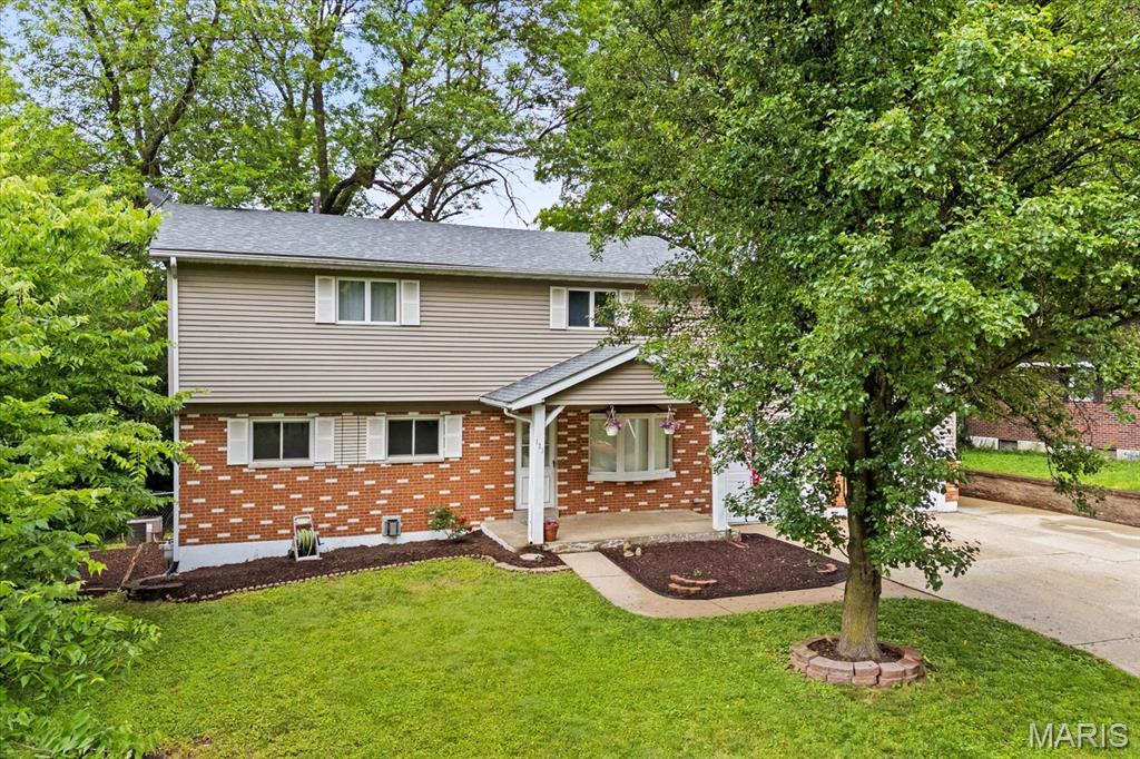 123 Appletree Lane Property Photo 3