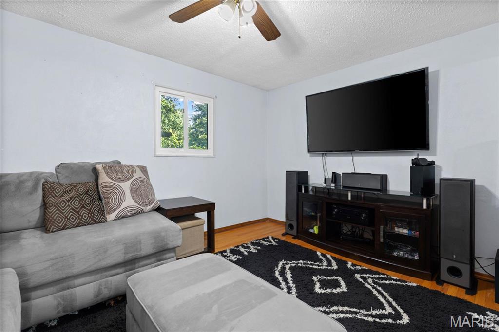 123 Appletree Lane Property Photo 10