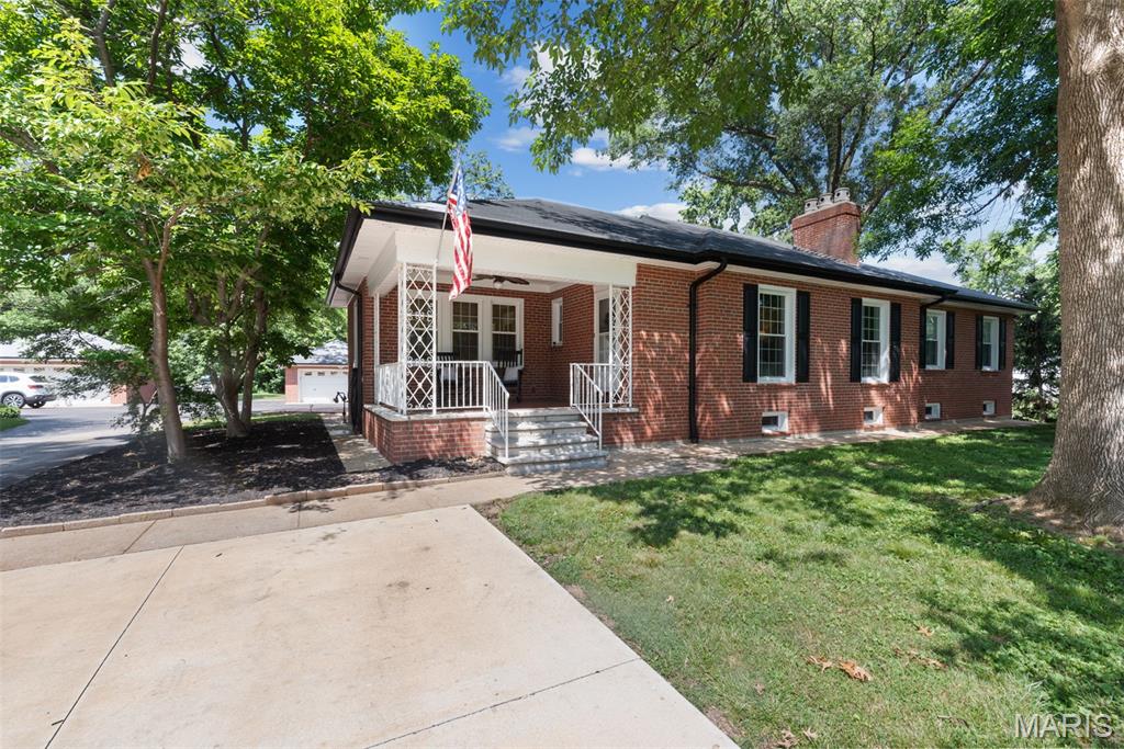 4144 S Lindbergh Boulevard Property Photo 2