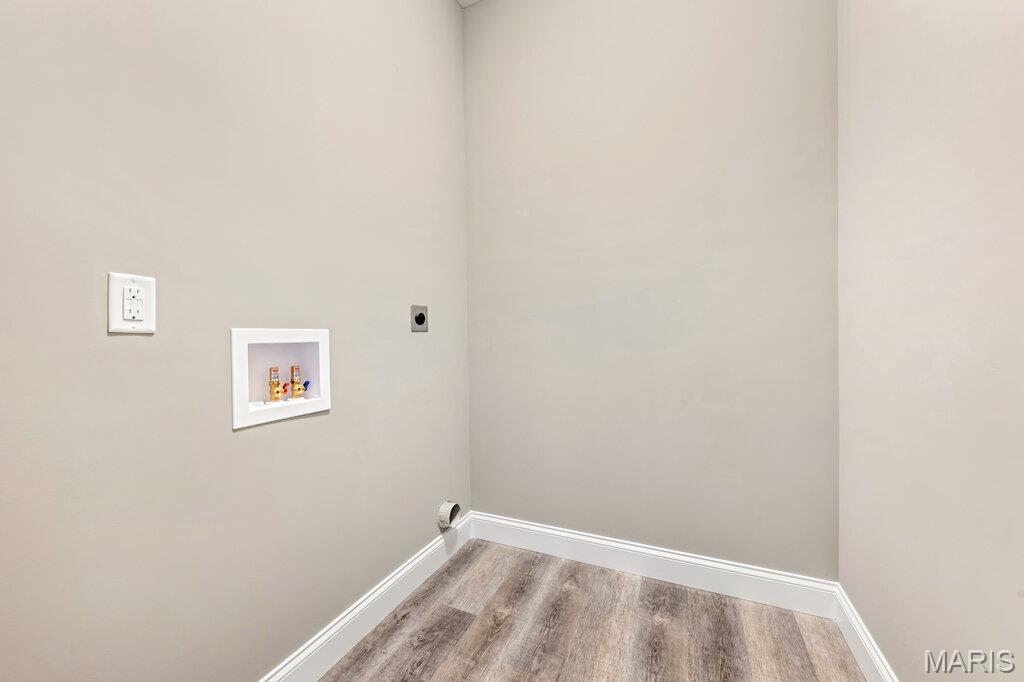 606 Woodhurst Court Property Photo 18