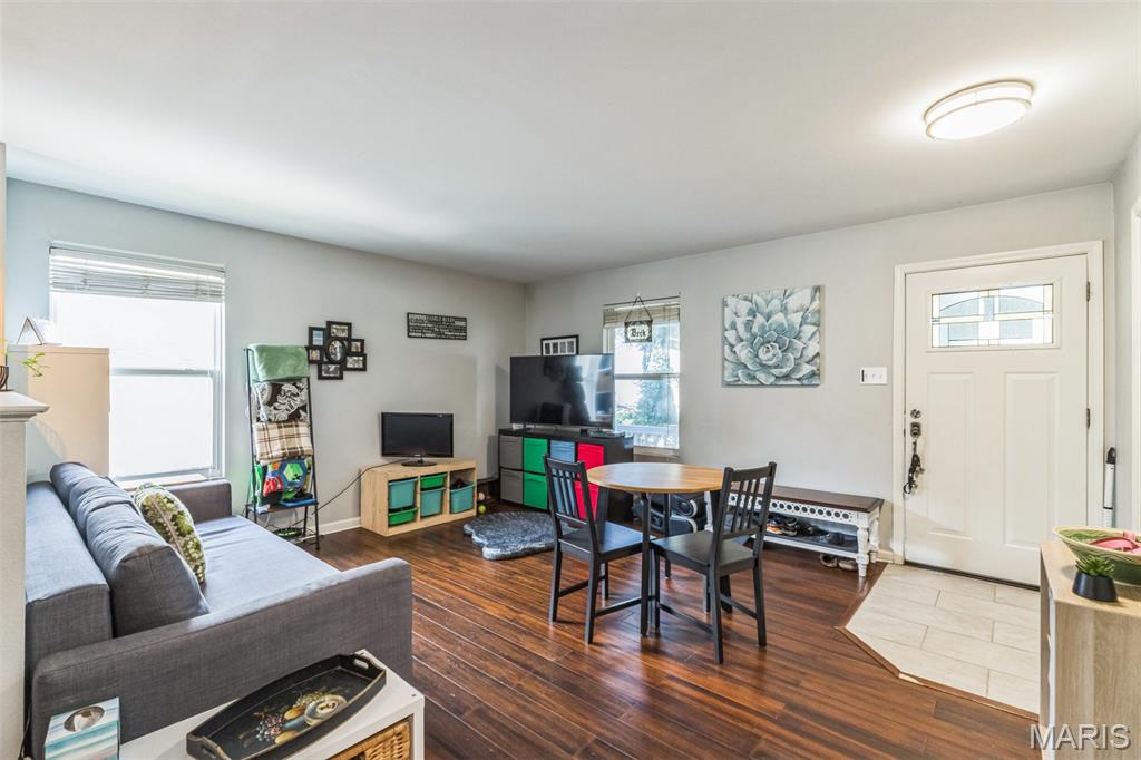 1294 Oakholt Court Property Photo 4
