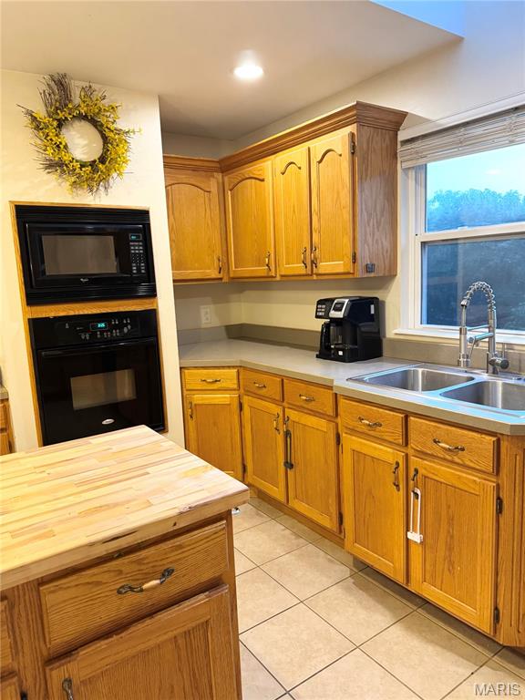 501 Arrowhead Point Property Photo 7