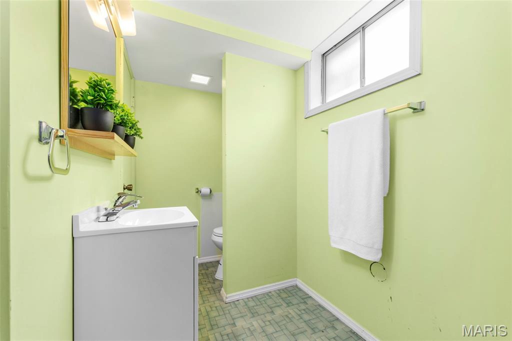 849 Fairdale Avenue Property Photo 38