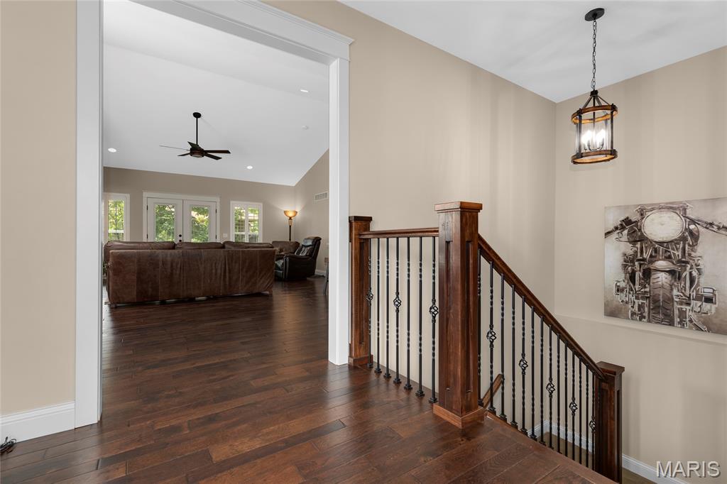 10332 Poplar Court Property Photo 4