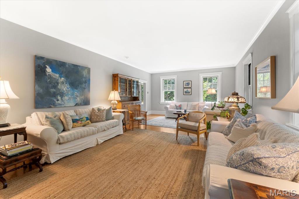 6363 Pershing Avenue Property Photo 8