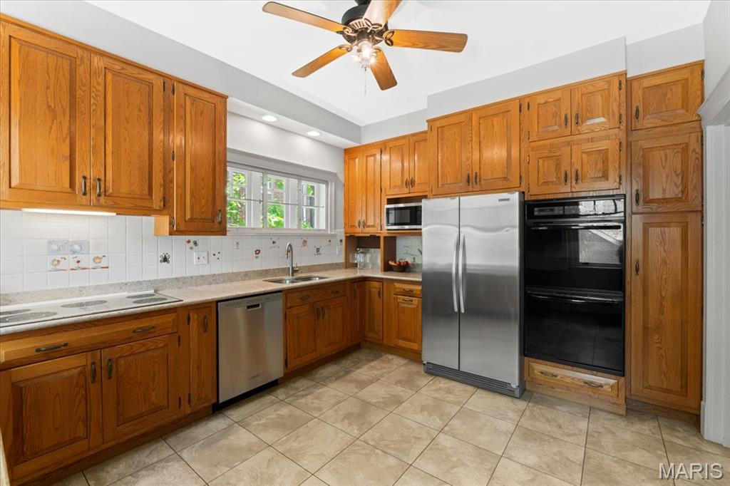 6363 Pershing Avenue Property Photo 11