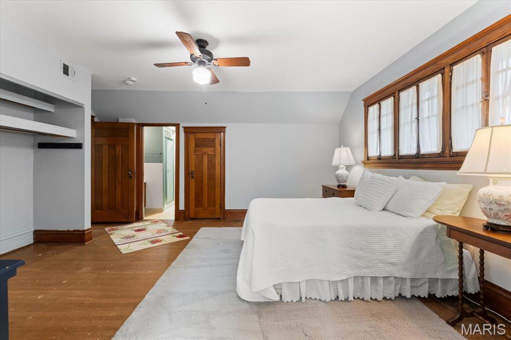 6363 Pershing Avenue Property Photo 18