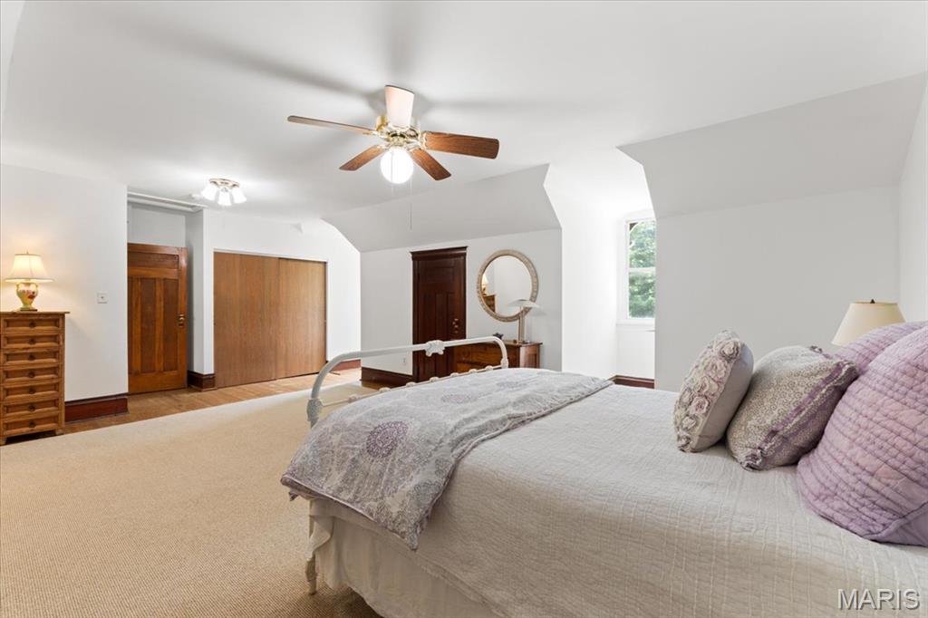 6363 Pershing Avenue Property Photo 21