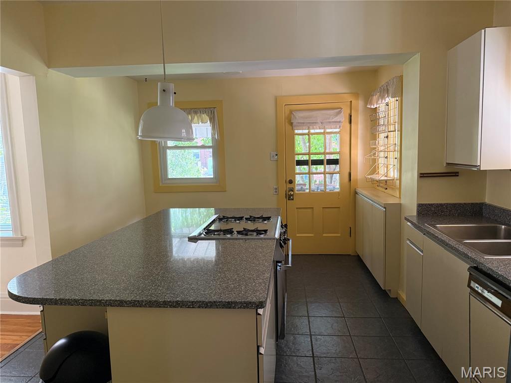6624 Pershing Avenue Property Photo 10