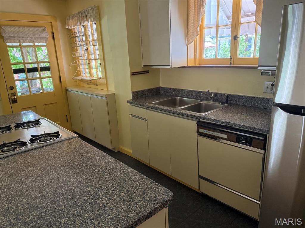 6624 Pershing Avenue Property Photo 13