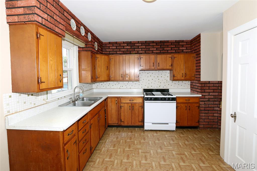 5826 Telegraph Road Property Photo 9