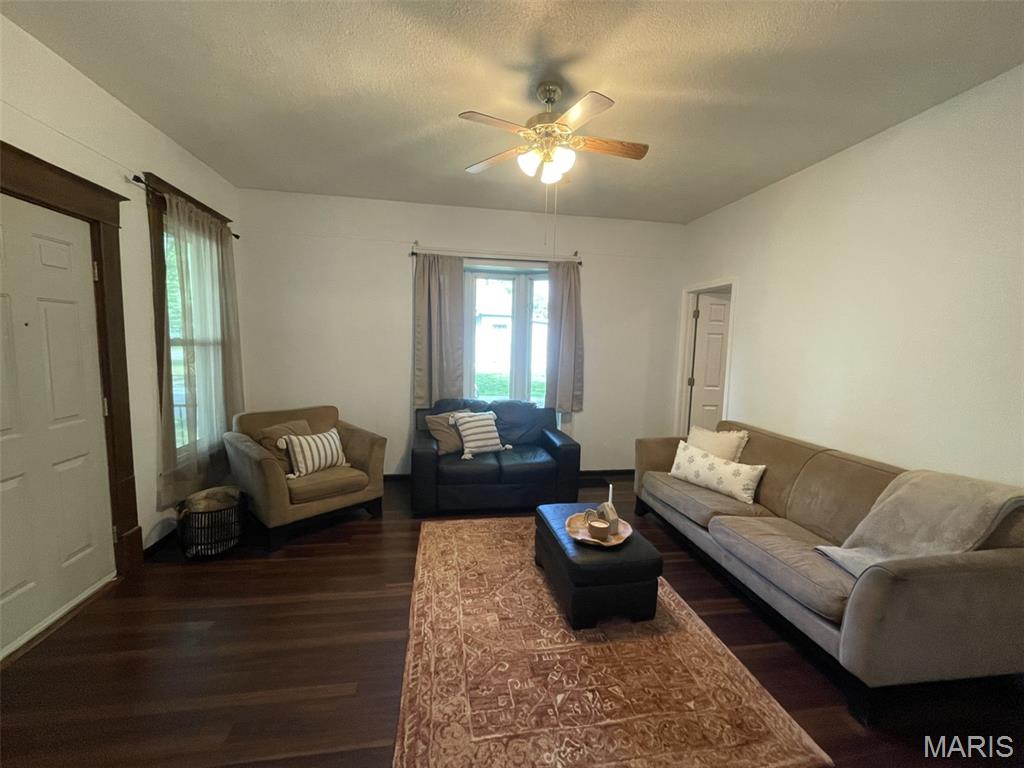 524 E Winter Property Photo 3