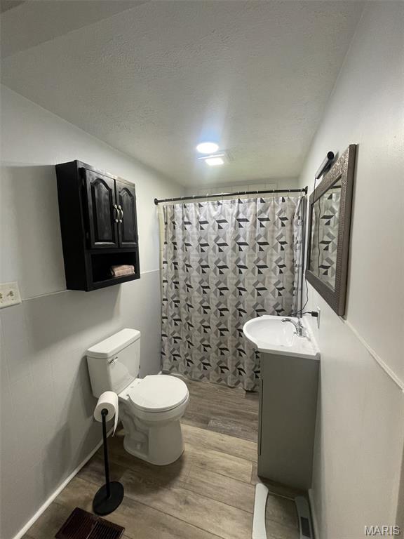 524 E Winter Property Photo 8