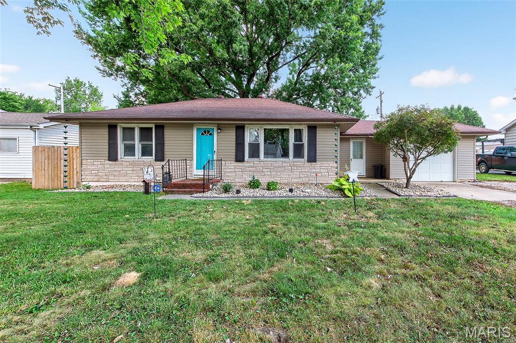 313 W Lincoln Avenue Property Photo 1