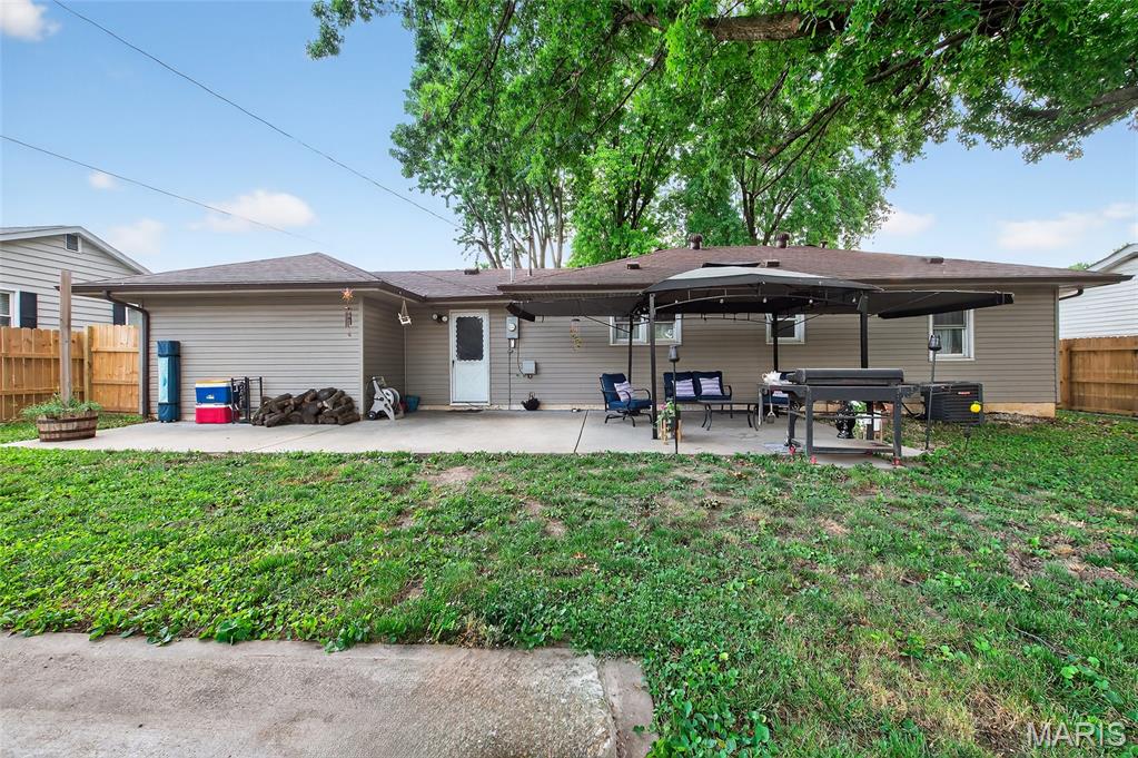 313 W Lincoln Avenue Property Photo 17