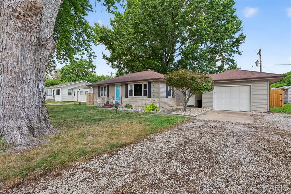313 W Lincoln Avenue Property Photo 19
