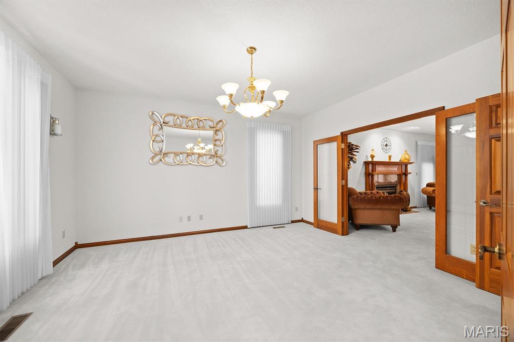 517 E Waters Edge Drive Property Photo 10