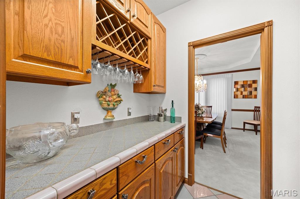 517 E Waters Edge Drive Property Photo 18