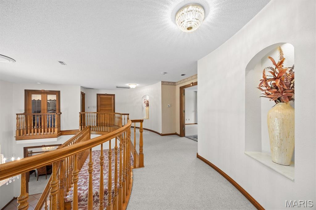 517 E Waters Edge Drive Property Photo 34