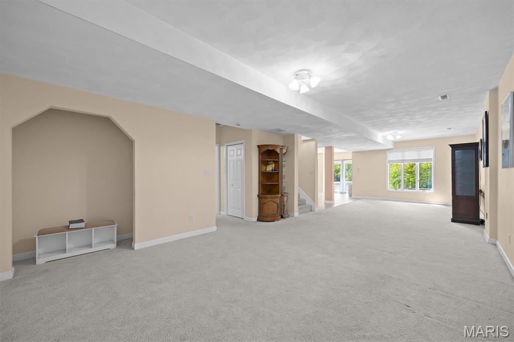 517 E Waters Edge Drive Property Photo 35