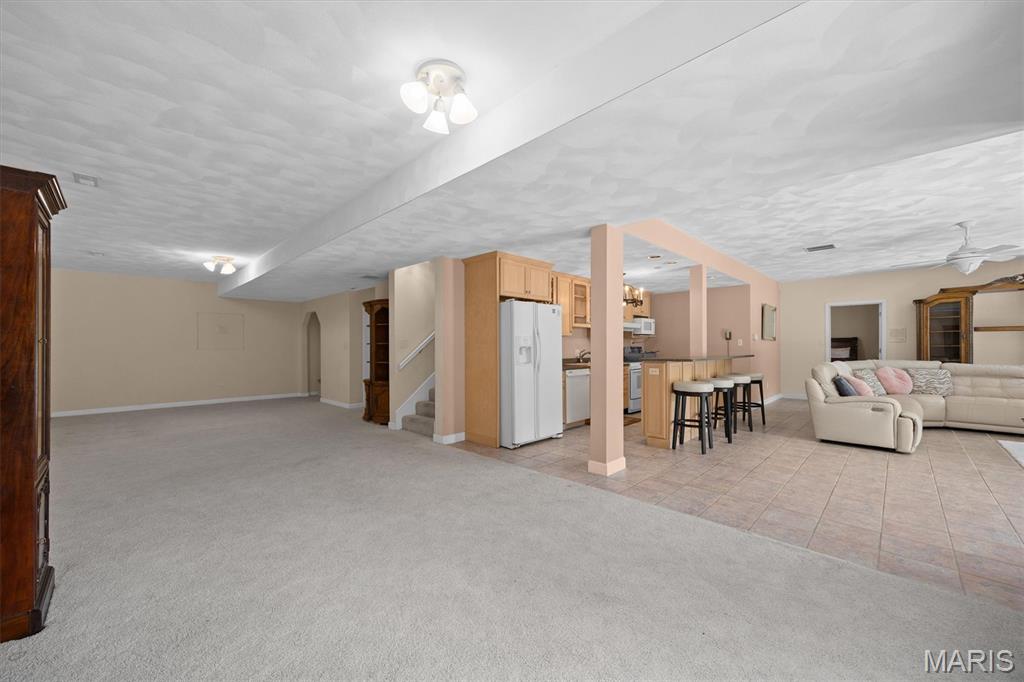 517 E Waters Edge Drive Property Photo 36