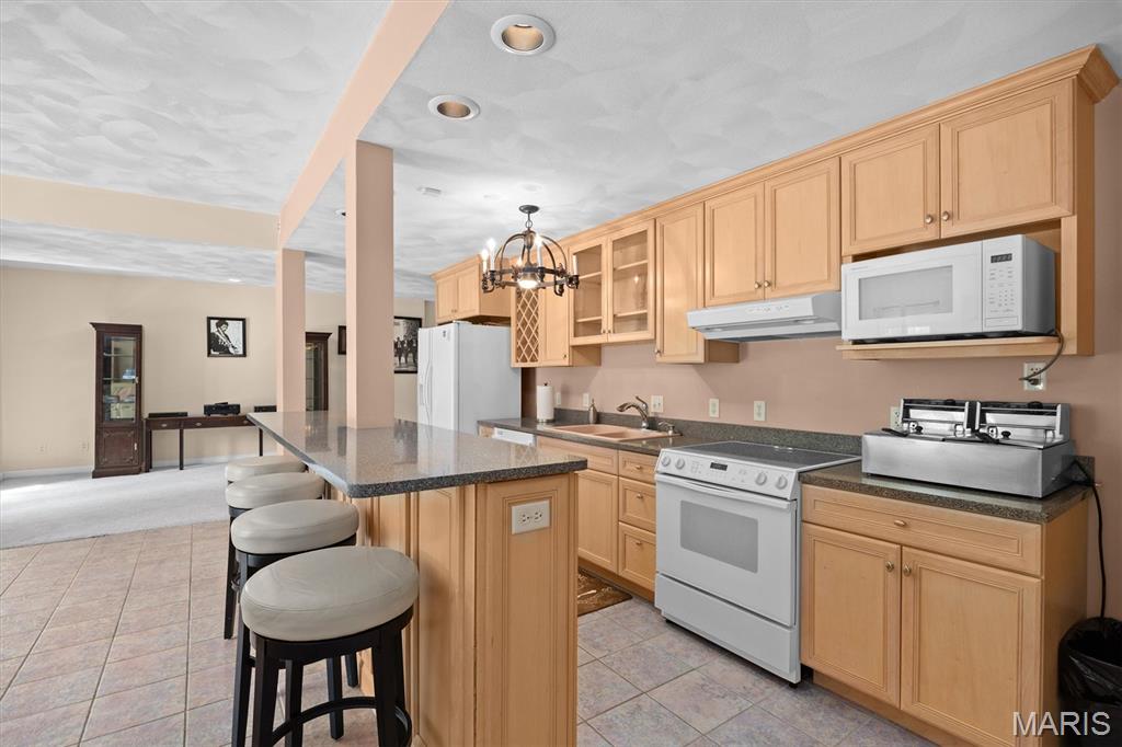 517 E Waters Edge Drive Property Photo 39