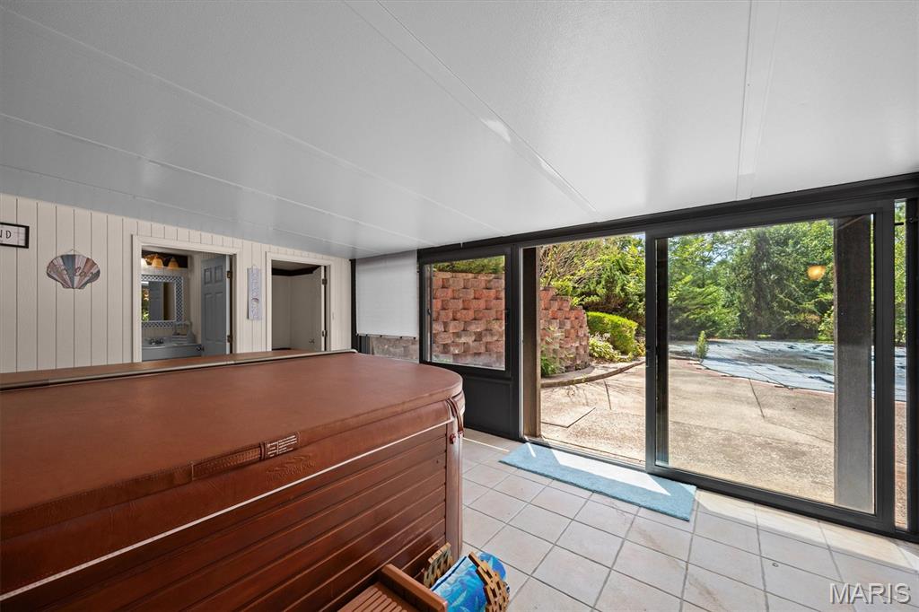 517 E Waters Edge Drive Property Photo 45