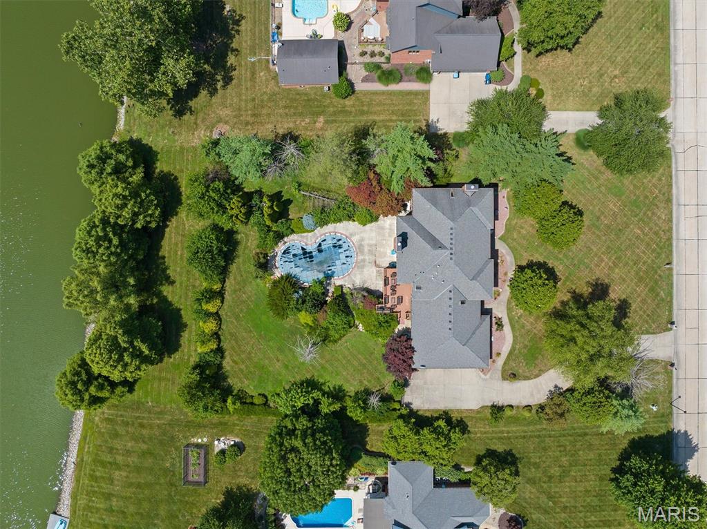 517 E Waters Edge Drive Property Photo 52