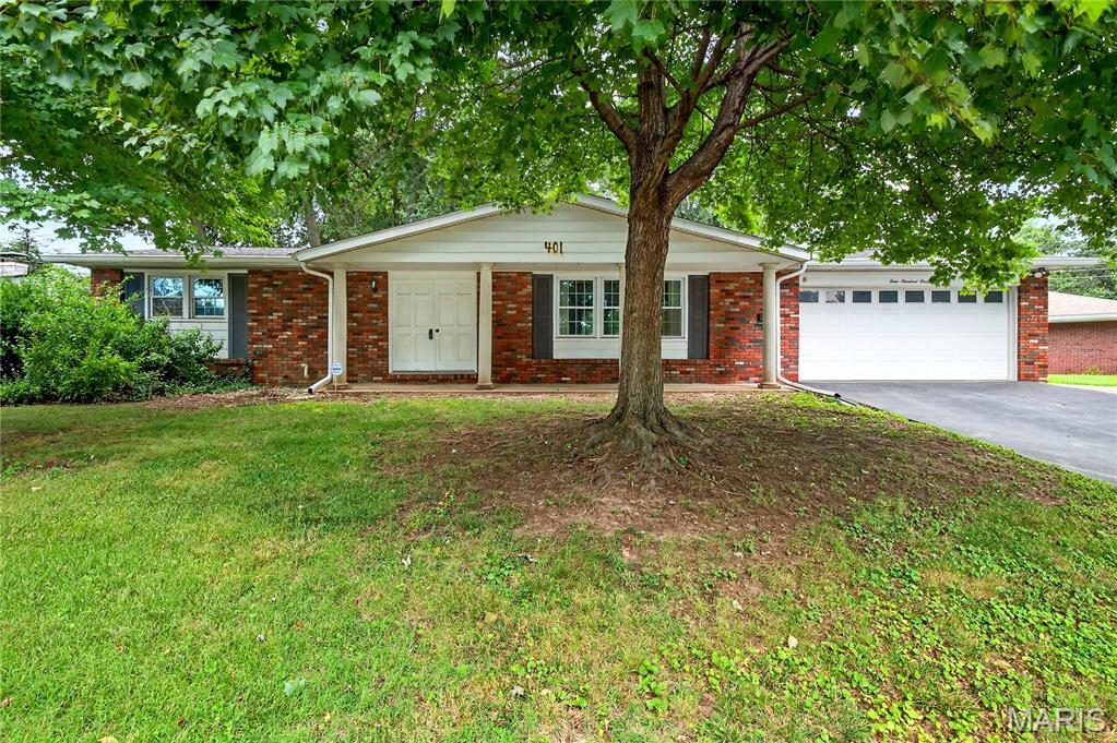 401 Willowbrook Lane Property Photo 1