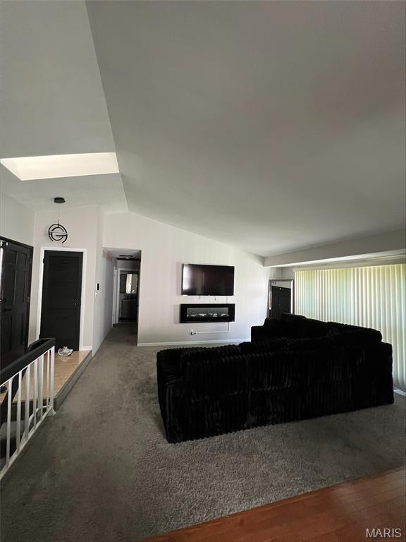 5239 Trailoaks Drive Property Photo 3