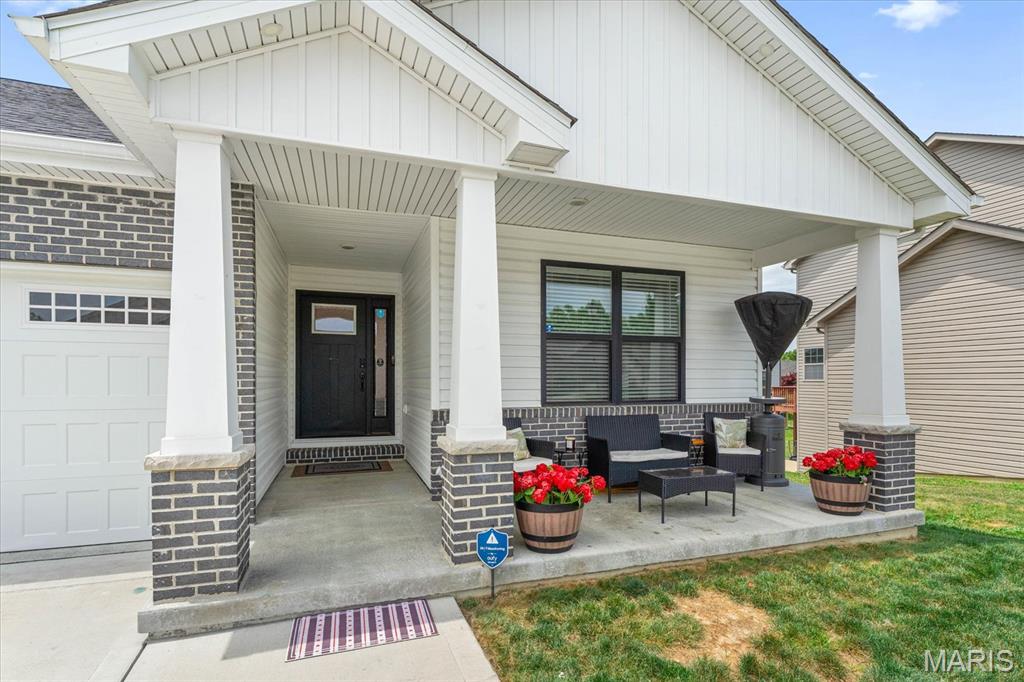 1433 Victoria Square Court Property Photo 4