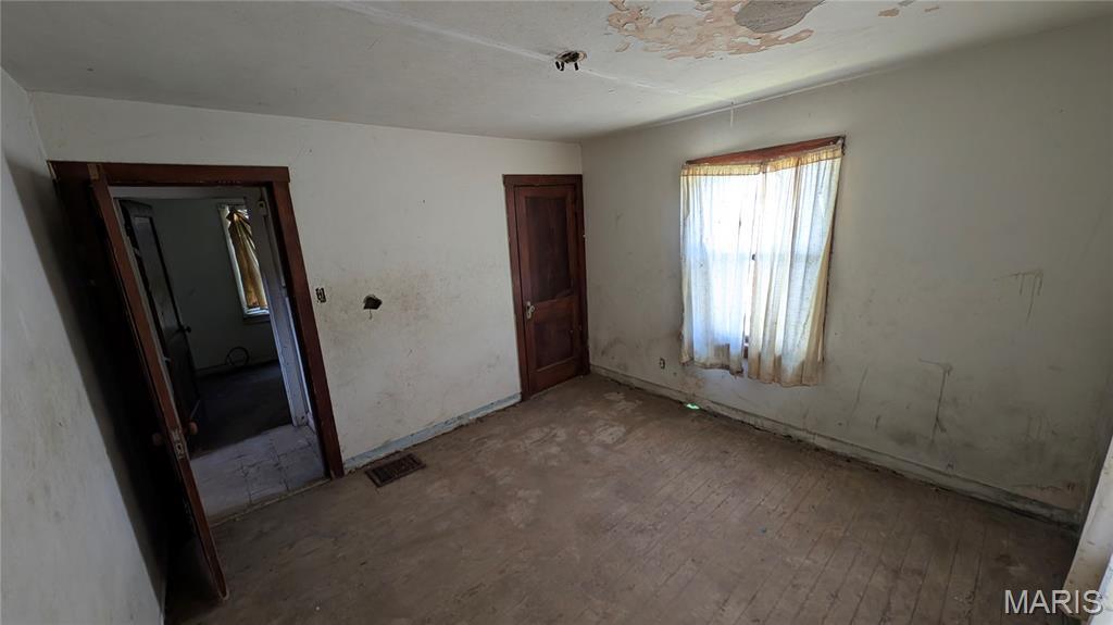 2432 Lorraine Drive Property Photo 3