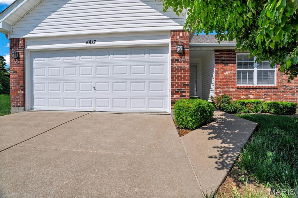 4817 Misty Wood Court Property Photo 2