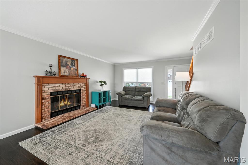 810 Ginger Wood Court Property Photo 2
