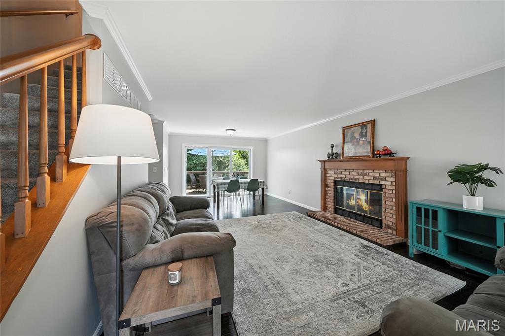 810 Ginger Wood Court Property Photo 3