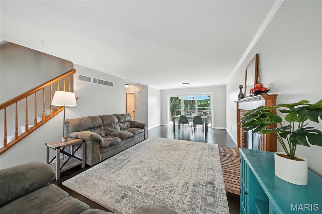 810 Ginger Wood Court Property Photo 4